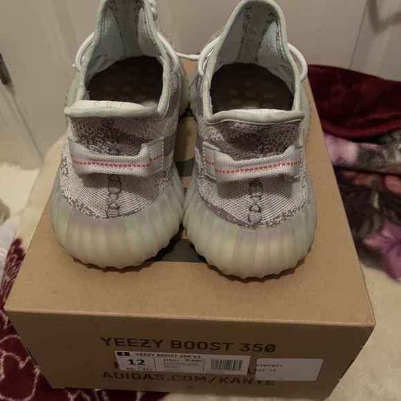 Yeezy 300 blue tint og main image 4